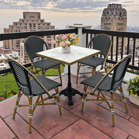 Table basse d'extérieur en rotin synthétique PE français, cadre en aluminium, tissage en vigne PE, table rectangulaire de restaurant bistrot et ensemble de chaises