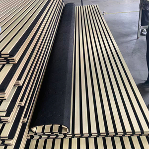 Panneaux muraux en bois à lattes, isolation acoustique en feutre mince personnalisée en usine, bandes de bois enroulées, placage en papier triamine - Product Image 4
