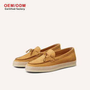 Mocasines Premium de Cachemira y Lana para Hombre, con Plataforma de Yute Trenzado, Detalle de Lazo Dorado, Color Miel, Estilo Resort, Verano, Diseño de Autor - Product Image 1