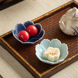 Petite assiette en céramique en forme de fleur, plat en porcelaine pour fruits, thé, en-cas, décoration de mariage - Product Image 3