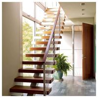 Escalier droit haut de gamme Prima à poutre simple avec marches en chêne pour maison de luxe