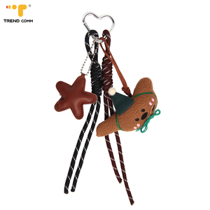 Porte-clés en cuir de dessin animé du Nouvel An avec nœud, cœur, boule, ornements décoratifs personnalisés pour sac - Product Image 3