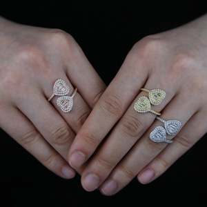 Anello Regolabile da Donna Placcato <span class=keywords><strong>Oro</strong></span> 18K con Zirconi Baguette a Cuore, Gioielli Trendy in Ottone, Stile Iced Out Bling, Vendita all'Ingrosso - Product Image 5