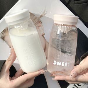 Vaso de Agua Portátil, Estilo INS, Bonito y Transparente, Vaso de Plástico para Leche, para Beber Directamente - Product Image 3