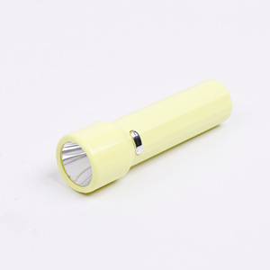 Lampe de poche LED haute puissance, rechargeable par USB, portable, ultra-lumineuse, compacte, éclairage domestique à longue portée. - Product Image 2