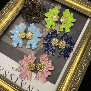 ZHENXUN Broche et Boucles d'Oreilles Fleur <span class=keywords><strong>de</strong></span> Jasmin Blanche Vintage, Broche Tridimensionnelle, Épingles en <span class=keywords><strong>Argent</strong></span>, Accessoires Bijoux, Cadeau Unisexe - Product Image 3