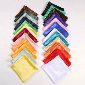 ผ้าพันคอไหมสีพื้นแฟชั่นขายส่งสำหรับฤดูใบไม้ร่วง ผ้าพันคอสี่เหลี่ยมขนาด 90 ซม. ขายดี - Product Image 1