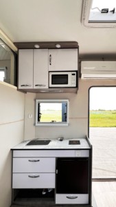 Transporteur de chevaux <span class=keywords><strong>en</strong></span> aluminium composite de qualité supérieure avec une capacité de 8 chevaux et 3 personnes, sûr et confortable, <span class=keywords><strong>transport</strong></span> spécial pour chevaux - Product Image 6