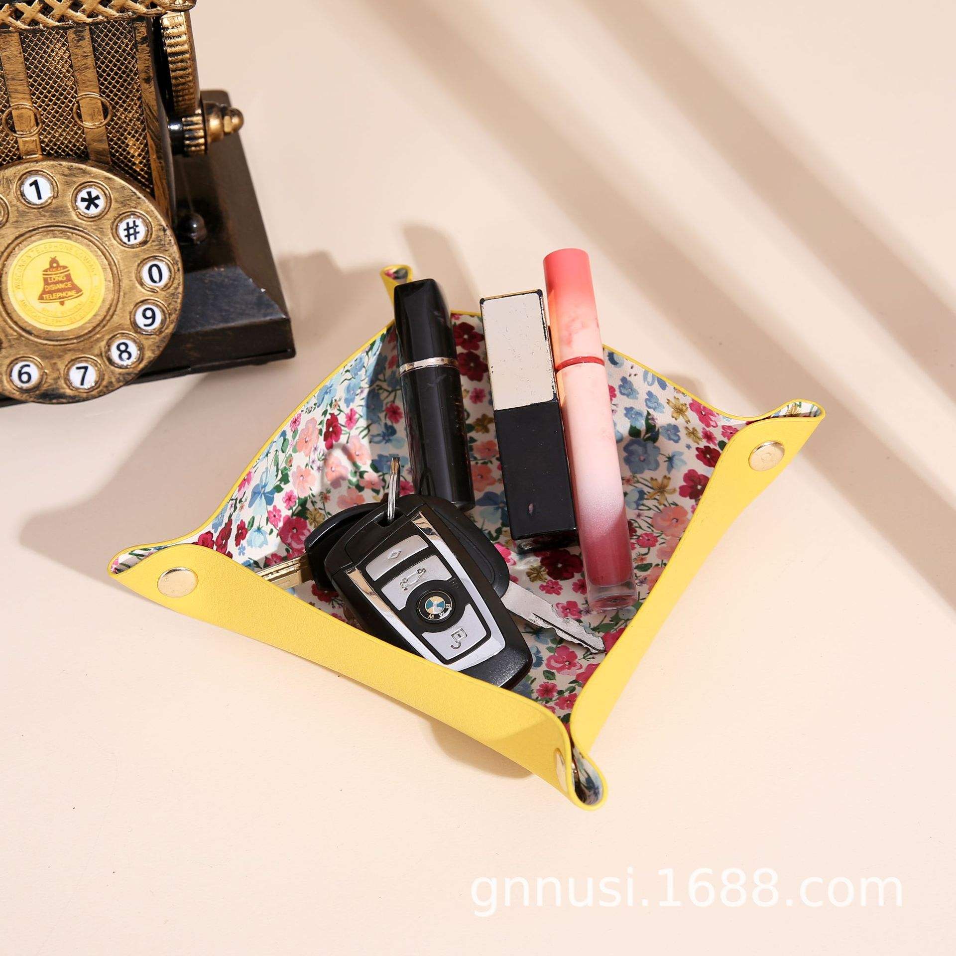 สีเหลือง