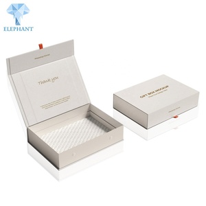 Customized Logo Plain Good Quality <b>White</b> Magnetic Clamshell <b>Gift</b> <b>Box</b> - Product Image 2