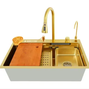 Goldenes Wasserfall-Werkwaschbecken Goldener Edelstahl-Wasserhahn handgefertigte Küchenspüle