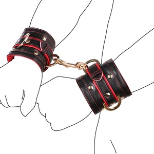 Juego de esposas y correas de cuero rojo y negro, kit de sujeción BDSM para juegos de rol y fetiches para parejas, ¡muy vendido! - Product Image 2