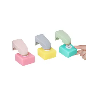 plato de jabón de baño de plástico Suppliers-Jabonera magnética para colgar en la pared del baño, caja de jabón portátil de plástico en 5 colores, D2484, CN;ZHE Chrome, 50 unidades