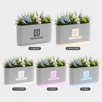 Bac à plantes LED en métal blanc, séparateur de verdure, lumières personnalisables avec logo pour mobilier d'extérieur, cafés - Durable, écologique, pour entrée