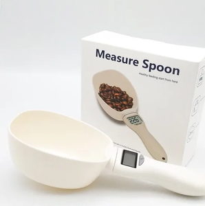 เครื่องชั่งอาหารสัตว์เลี้ยงแบบดิจิตอล พร้อมจอ LCD สำหรับชั่งอาหารสุนัขและแมว ช้อนตวงอาหาร พร้อมจอแสดงผลดิจิตอล ใช้ในครัวได้ - Product Image 1