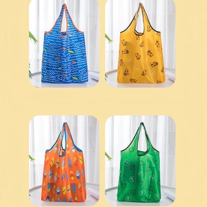 Sac de courses en polyester recyclable en gros pour les marchés agricoles, sac de courses personnalisé avec impression de logo - Product Image 5