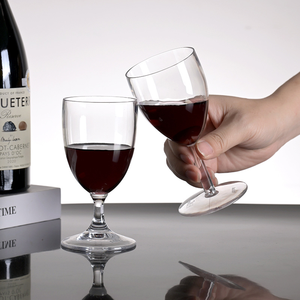 Accessori da Bar, Bicchieri Personalizzati con Logo Colorato, <span class=keywords><strong>Calici</strong></span> da Vino <span class=keywords><strong>in</strong></span> <span class=keywords><strong>Plastica</strong></span> Infrangibili da 7oz con Stelo Dorato, Regalo Aziendale Classico e Sostenibile - Product Image 5