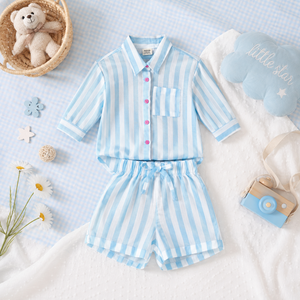Ensemble rayé pour fille bleu bébé, offrant un confort doux en coton naturel avec un look rayé pour les filles actives et confiantes au quotidien - Product Image 4