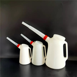 Di alta qualità 1L 2L 3L 4L 5L 10L plastica universale olio di misura brocca con beccuccio flessibile per moto oliatore/olio pentola - Product Image 1