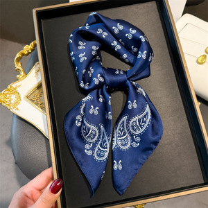 <span class=keywords><strong>Foulard</strong></span> carré en satin effet <span class=keywords><strong>soie</strong></span> Paisley pour <span class=keywords><strong>femme</strong></span> 70x70cm, bandana vintage noir Paisley pour cheveux, cou et sac OEM/ODM - Product Image 6