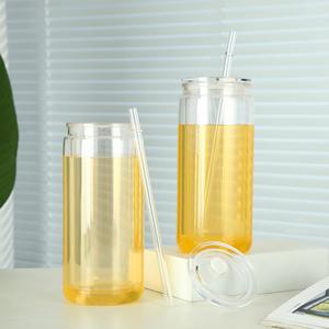 Bouteille en plastique transparente réutilisable de 20 oz, sans BPA, à double paroi, écologique, compatible lave-vaisselle, avec couvercles à paille pour boire du café - Product Image 4