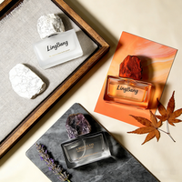 Flacon de parfum en verre transparent de luxe, de haute qualité, de forme carrée et plate, 50 ml, personnalisable, avec bouchon à pression et boîte d'emballage