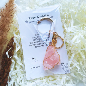 Móc khóa đá thô tự nhiên thủ công bán buôn, móc khóa đá pha lê vàng trị liệu với thẻ ý nghĩa đá, đồ trang trí dễ thương - Product Image 3