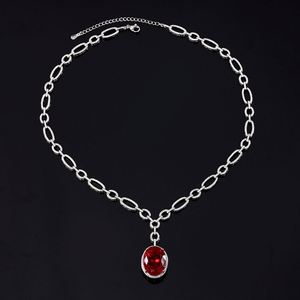 Collier pendentif classique anti-ternissement en cuivre écologique avec serti clos, zircone cubique rouge colorée taille ovale 15*20mm pour femme - Product Image 2