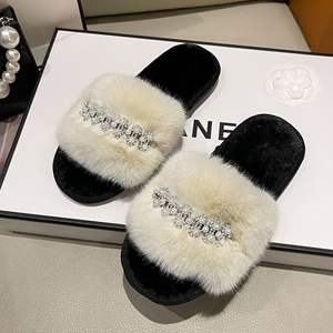 Nouvelles pantoufles en TPR pour femmes, pantoufles plates en peluche, pantoufles tendance, pantoufles chaudes, pantoufles d'extérieur de haute qualité - Product Image 3