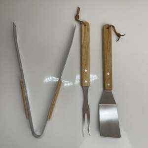 Outils de gril 3Pcs Kit d'accessoires de gril en acier inoxydable Pince Fourchette Spatule Top <span class=keywords><strong>Chef</strong></span> Meilleur BBQ Extérieur <span class=keywords><strong>Barbecue</strong></span> Camping Party - Product Image 1