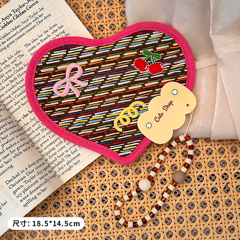 Rose-red heart-shaped acrylic handle with beads