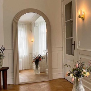 Specchio a Figura Intera Arcuato Stile <span class=keywords><strong>Crema</strong></span> con Cornice Bianca, Autoportante/Montabile a Parete, Arredamento Moderno per la Casa, Vendita all'Ingrosso - Product Image 1