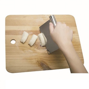 ที่ขูดแป้งสแตนเลสแบบมีด้ามจับยาวพร้อมสเกลสำหรับตัดแป้งทำขนม - Product Image 5