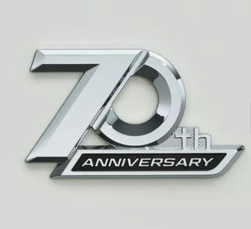 トヨタ ランドクルーザー 70周年記念 1/18【ステッカー付】 JD AUTO トヨタ ランドクルーザー用 70周年記念 サイドエンブレム