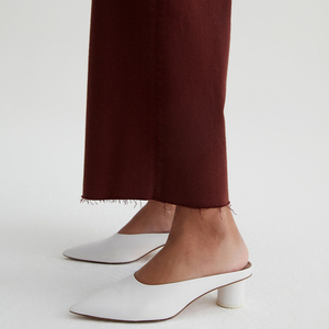 OEM/ODM <span class=keywords><strong>Jean</strong></span> court <span class=keywords><strong>bordeaux</strong></span> profond taille haute jambe large pour les femmes ourlets bruts de coton denim hyper doux taille extensible à double élastique - Product Image 6