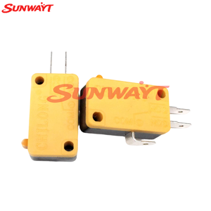 Microinterruptor Amarillo de Tres Terminales, 3 Amperios, 250V CA, Compatible con Botones de Consola de Juegos - Product Image 2