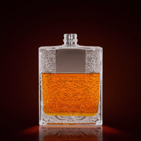 Bouteille de vin carrée en verre ornée et gravée sur mesure, 700 ml-1400 ml, pour whisky, vodka, tequila, avec couvercle, logo et couleur personnalisés