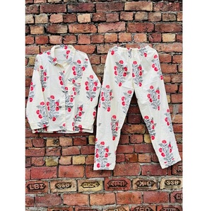 Elegante conjunto de pijama de algodón estampado a mano para mujer, con patrón étnico tradicional, ropa de dormir cómoda y suave de algodón para mujer. - Product Image 1