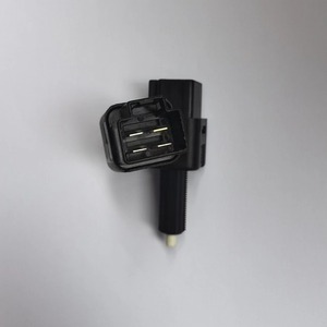 Interruptor de Luz de Freno Nissan 25320AX00A 25320AX00C 25320-AX00B de Repuesto para Reparación en Plástico de Ingeniería - Product Image 3