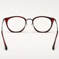 Benyi Lunettes de vue personnalisées de luxe Montures optiques rondes en titane Lunettes élégantes assorties à la forme du visage en diamant de style classique solide