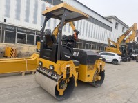 Rouleau compresseur vibrant à double tambour de petite taille XMR403 de 4 tonnes avec kit de compactage d'asphalte à vendre en Chine