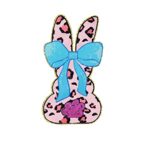 Patch brodé lapin mignon, motif cœur rose et gris, thermocollant pour vêtements de filles, sacs, accessoires de bricolage scolaires - Product Image 2