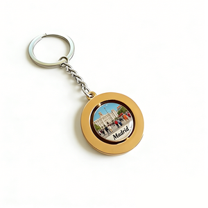 Llaveros de recuerdo de lujo de <span class=keywords><strong>Madrid</strong></span>, España, con cubierta de cúpula y arte vibrante de músico callejero. Disponibles para pedidos al por mayor. - Product Image 5