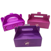 Premium Geschenkbox Goldene Kartonverpackung Hochwertige Luxusverpackung mit Folienprägung Dessertbox mit Griff