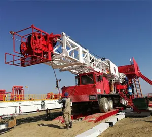 Equipo de perforación de campo petrolífero montado en camión de segunda mano usado estándar API 750HP Workover Rig