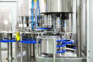 フルオートマチック0.5リットル8ヘッド完全プラスチック小型ボトル飲料ミネラルウォーター充填生産水ボトルライン - Product Image 5