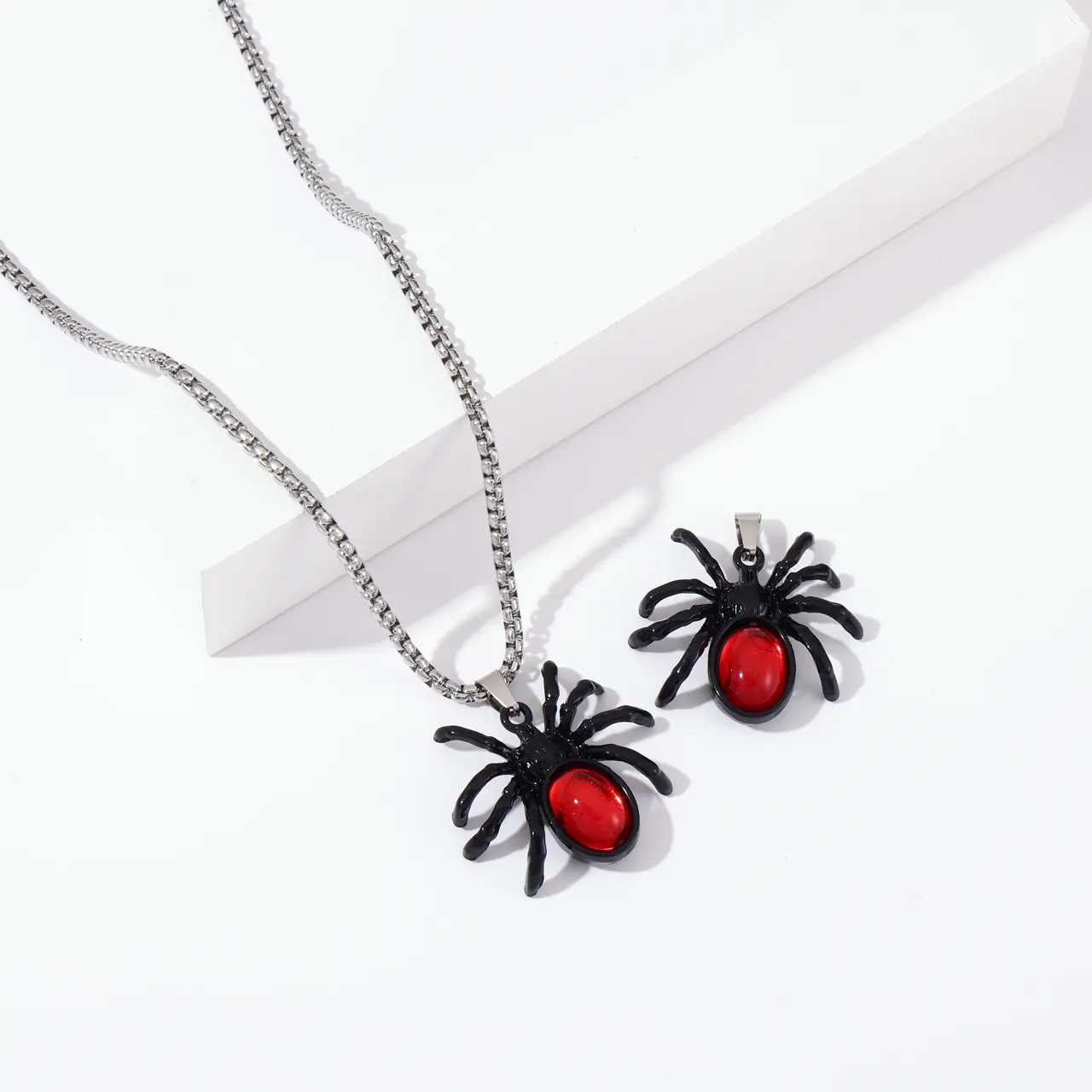 Ruby Spider Anhänger Halskette Schmuck Schädel Gothic Hip Hop