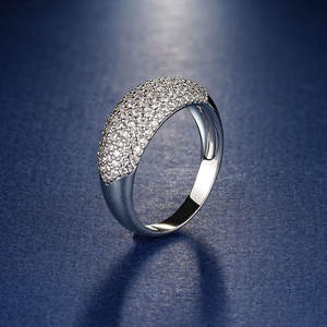 트렌디 한 우아한 5A 큐빅 지르코니아 골드 도금 황동 클래식 힙합 아이스 아웃 클러스터 웨딩 파베 돔 반지 여성과 남성 - Product Image 4