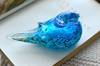Figurine d'oiseau en verre artistique bleu, sculpture en verre soufflé à la main pour la décoration d'étagères, l'accentuation de table et la collection d'objets de décoration intérieure