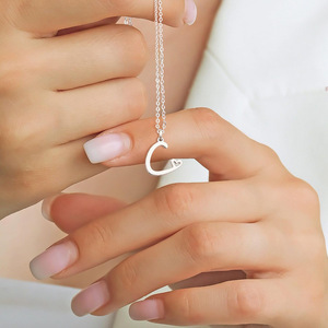 Collar con letras para mujer, cadena de clavícula de acero inoxidable, colgante con alfabeto, joyería fina para uso diario - Product Image 2